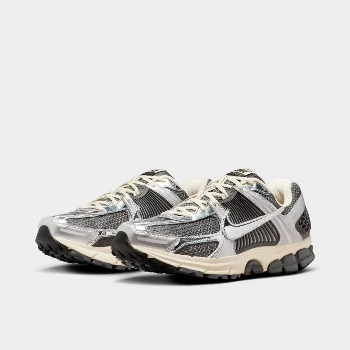 Nike shoes - IM3486 001 - Iron Grey/Metallic Silver/Coconut Milk/Chrome 5