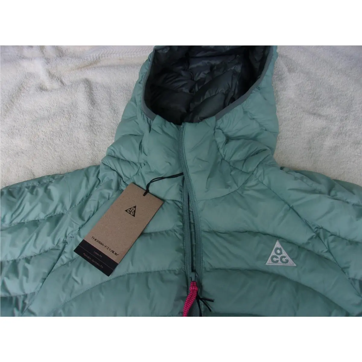 Nike clothing - light green 4