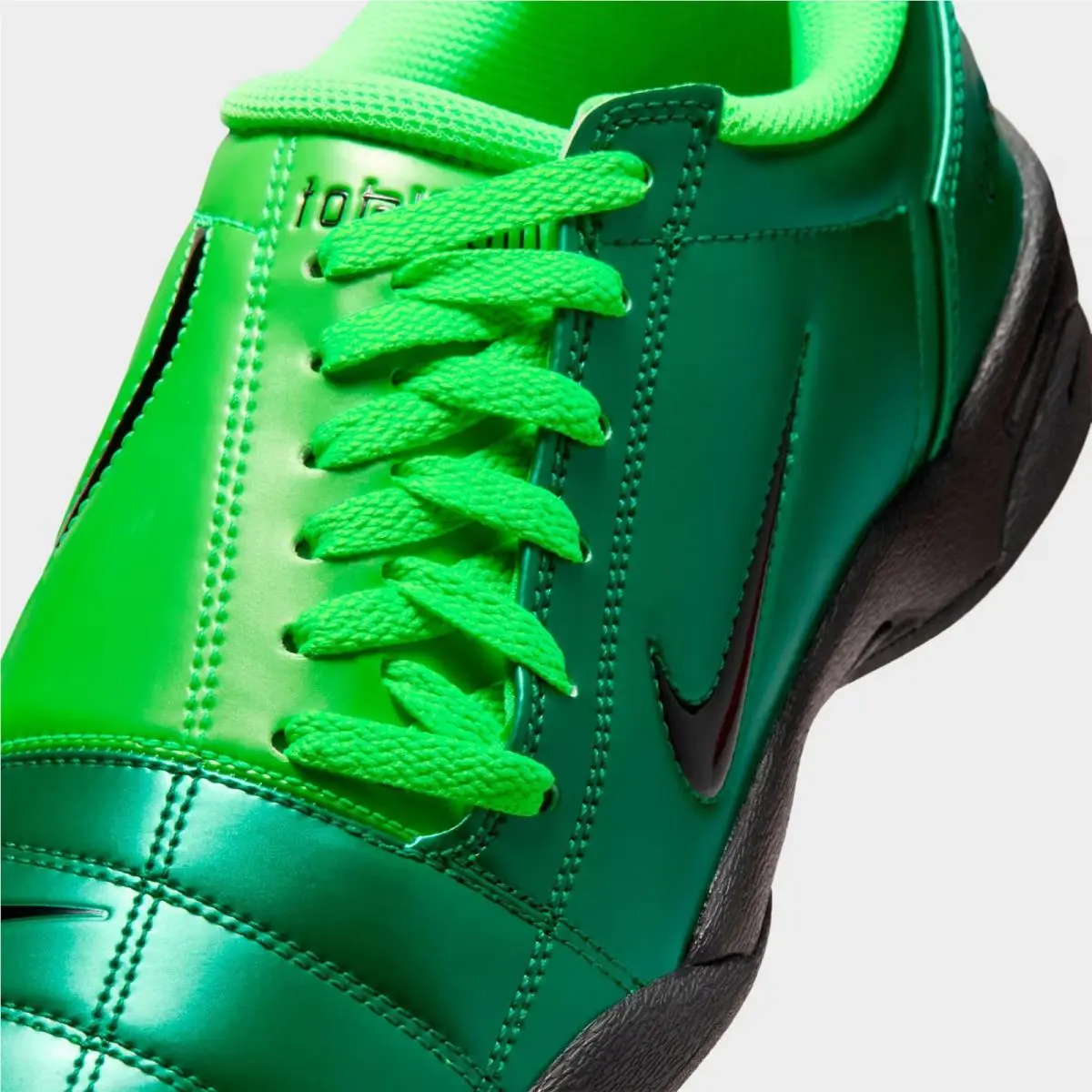 Nike shoes - HQ2851 300 - Malachite/Green Strike/Black 4