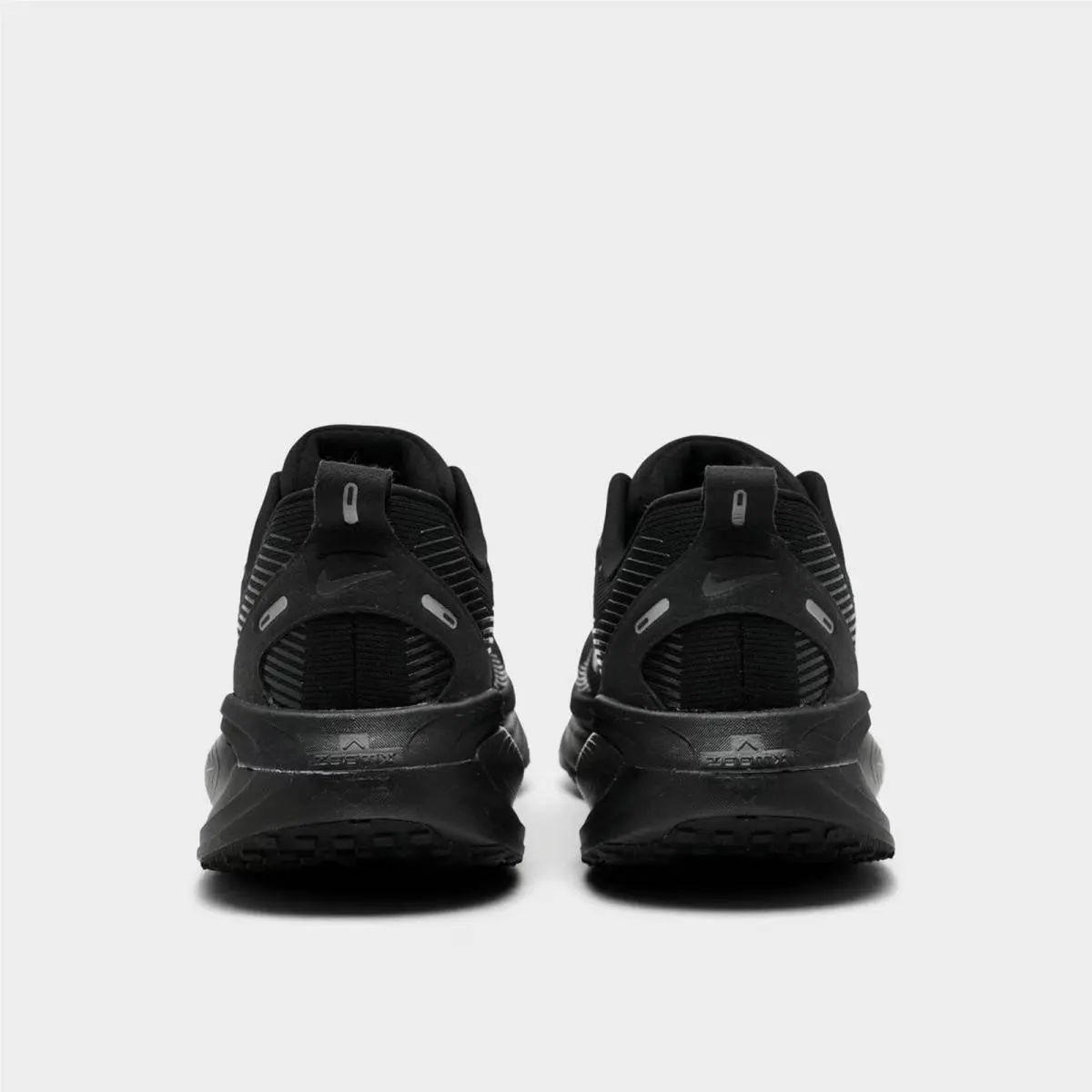 Nike shoes - HM6803 005 - Black/Dark Smoke Grey/Light Smoke Grey/Black 2