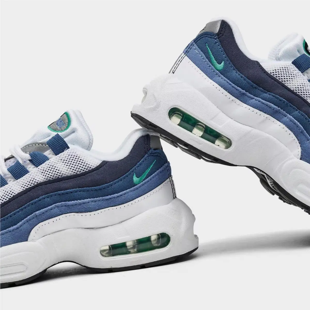 Nike shoes - IU7894 100 - White/Emerald Green/Lake Blue 0