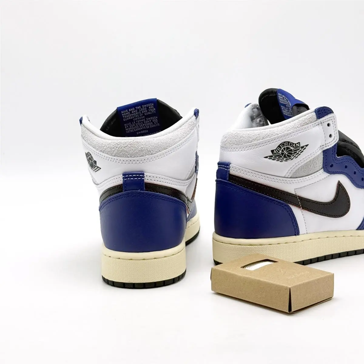 Nike shoes - Air Jordan 1 - Air - Blue 2