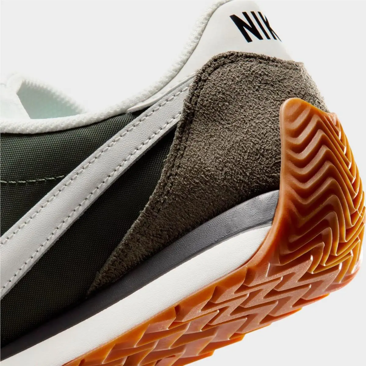 Nike shoes - HM4771 302 - Khaki/Black/Gum Medium Brown/Sail 0