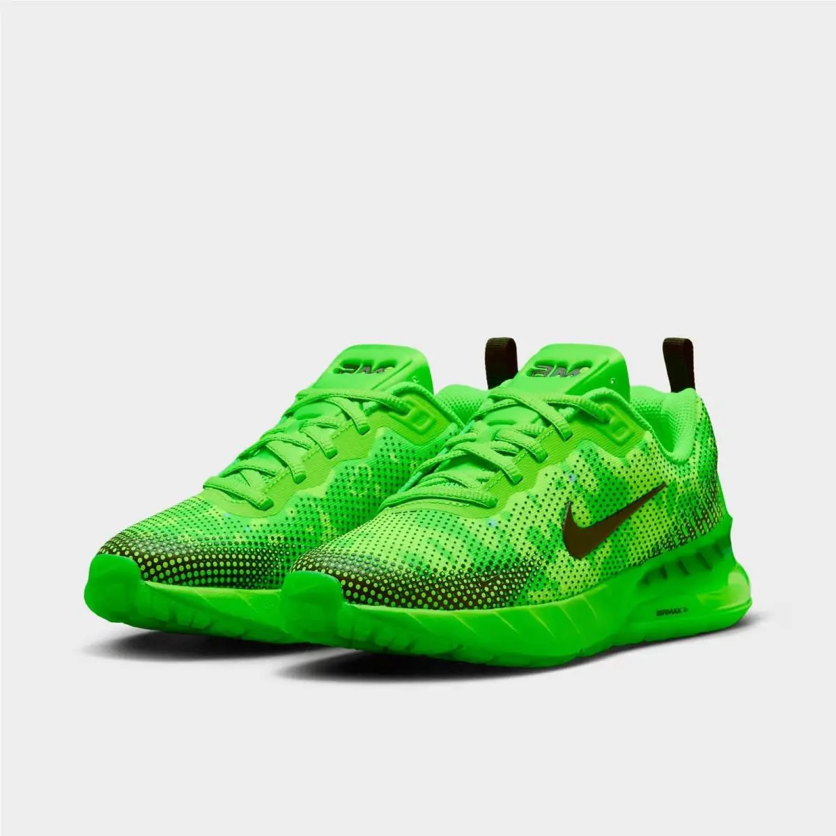 Nike shoes - IQ2705 300 - Green Strike/Mean Green/Action Green/Black 1