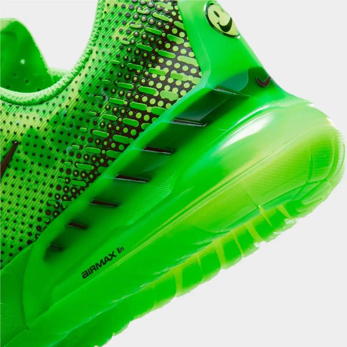 Nike shoes - IQ2705 300 - Green Strike/Mean Green/Action Green/Black 4