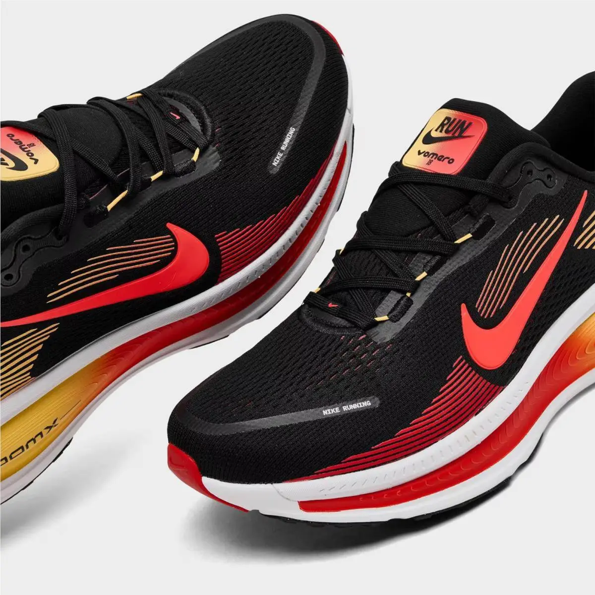 Nike shoes - HM6803 016 - Black/Light Crimson/Topaz Gold/Bright Crimson 4