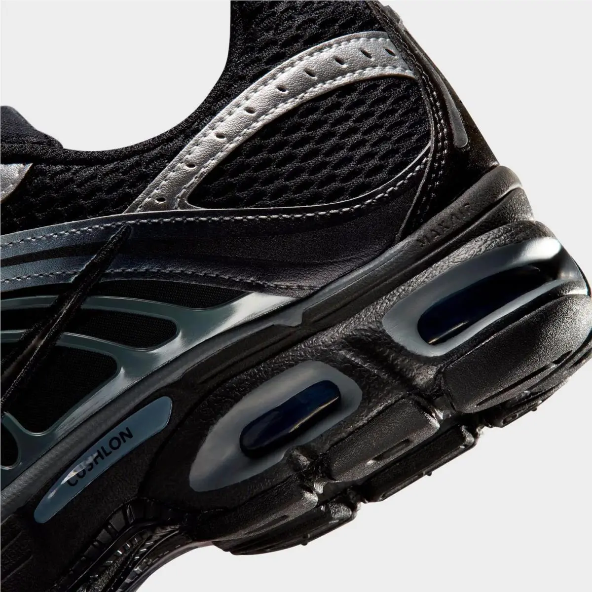 Nike shoes - IH7803 001 - Black/Metallic Silver/Smoke Grey 4