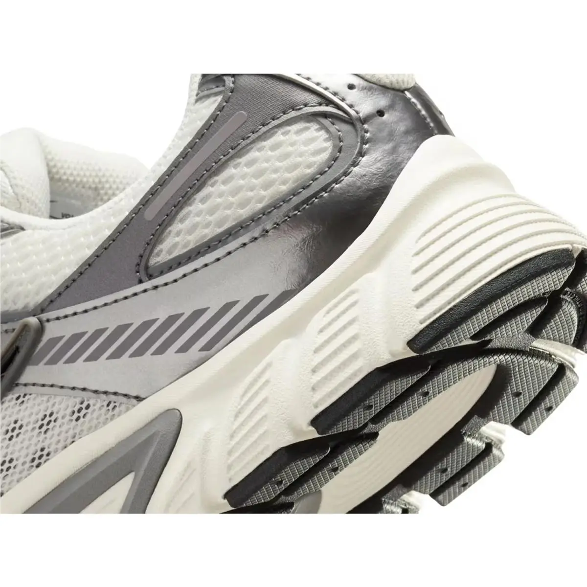 Nike shoes - White/Silver 7
