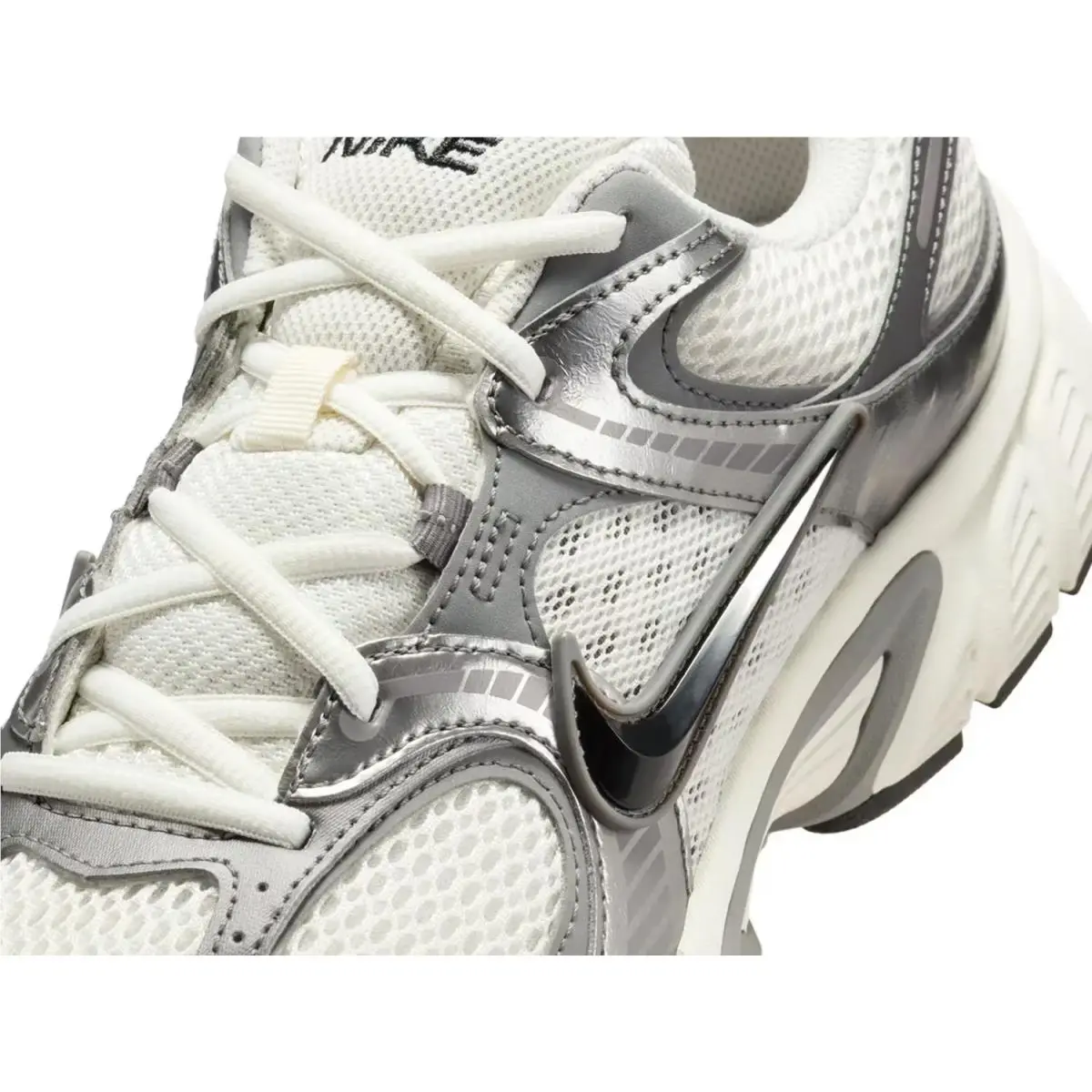 Nike shoes - White/Silver 15