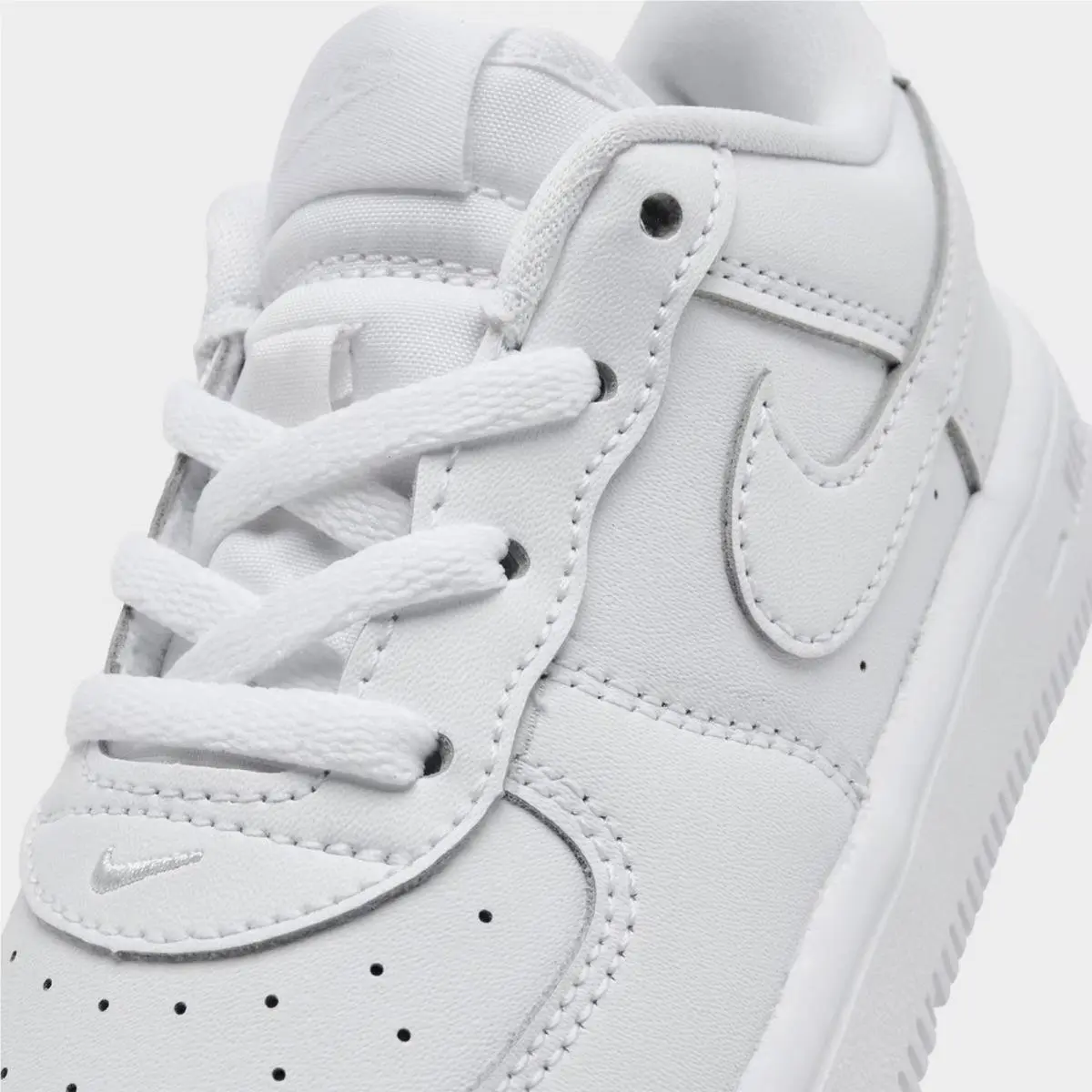 Nike shoes - IF1674 100 - White/White/White 0