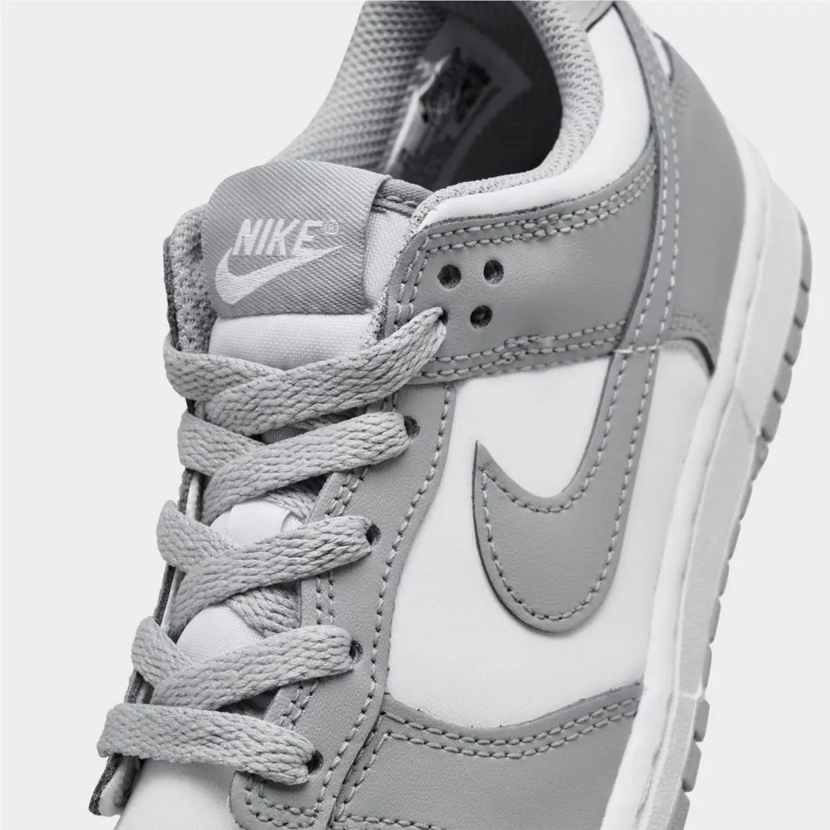 Nike shoes - FB9108 123 - White/Light Smoke Grey 0