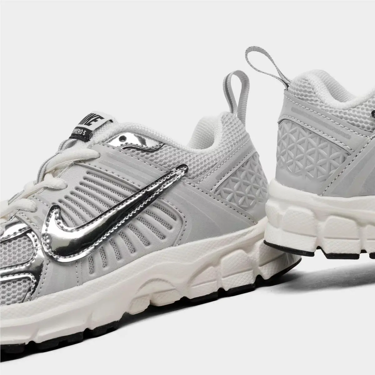 Nike shoes - IR4587 001 - Photon Dust/Chrome/Gridiron/Sail 0