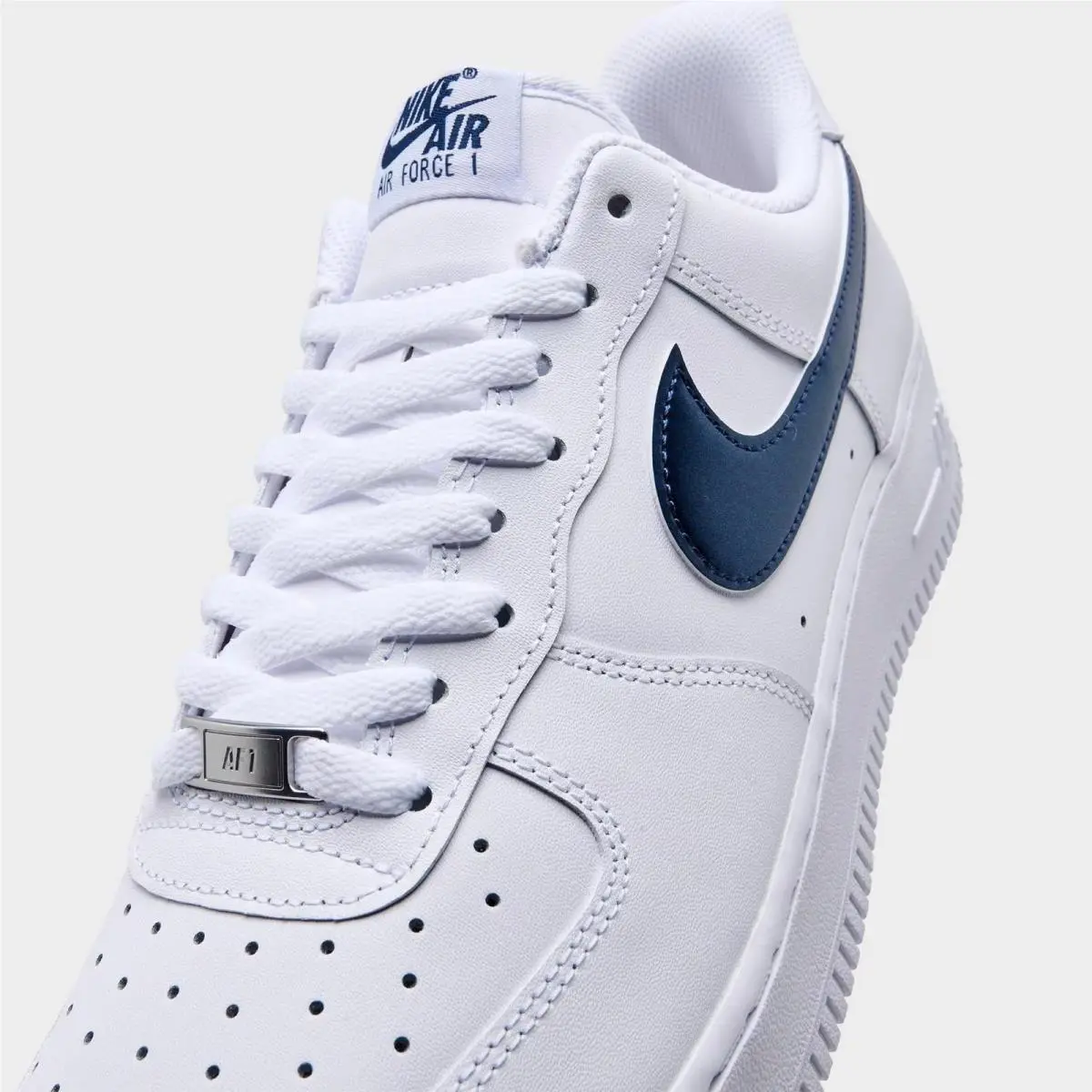 Nike shoes - IQ0407 100 - White/Midnight Navy/University Red 0