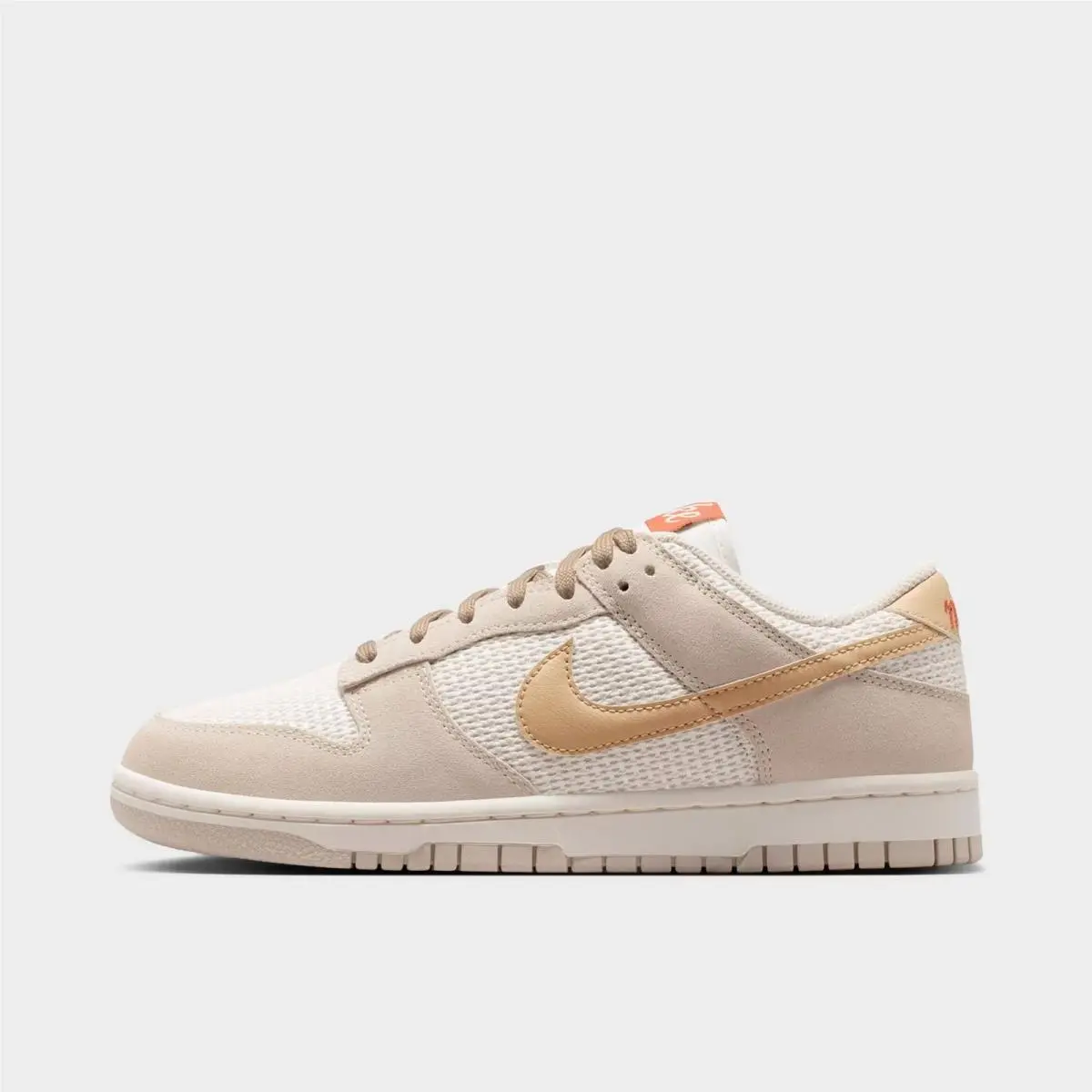 Women`s Nike Dunk Low SE Sail/light Orewood Brown/sail/linen IH2479 101