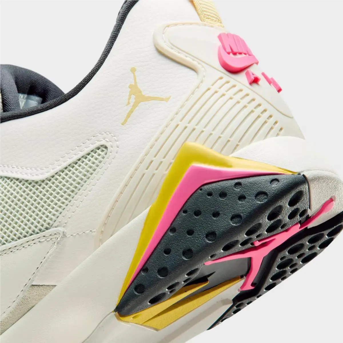 Nike shoes - HQ3950 100 - Sail/Sea Glass/Bright Citron/Pinksicle 0