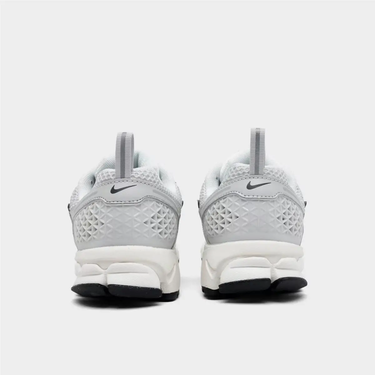 Nike shoes - IM9467 001 - Photon Dust/Gridiron/Sail/Chrome 2