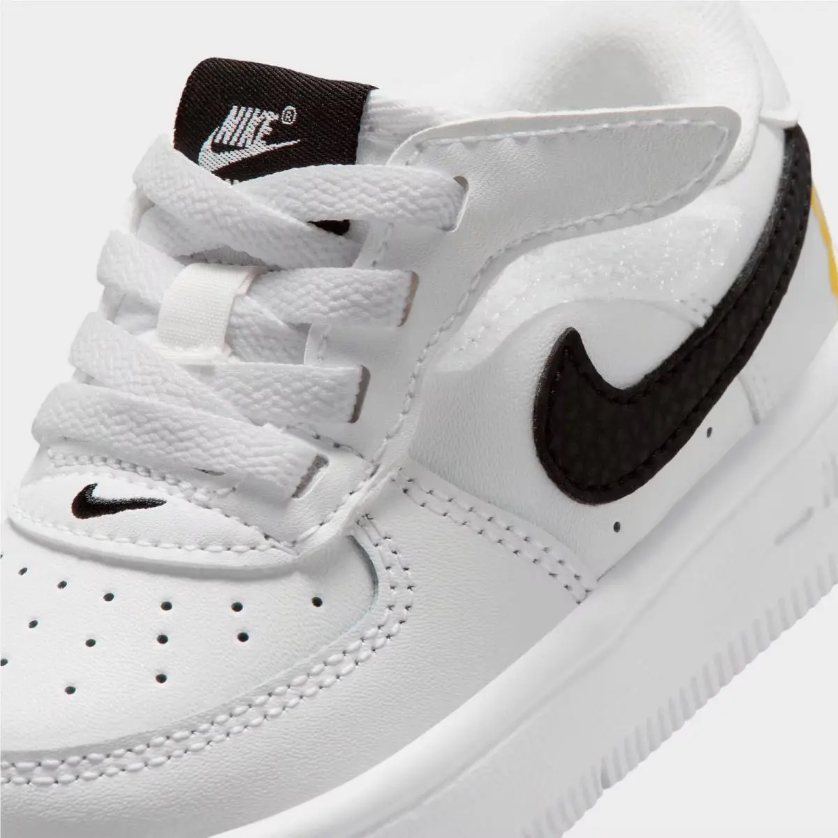 Nike shoes - IR3988 121 - White/Black 0