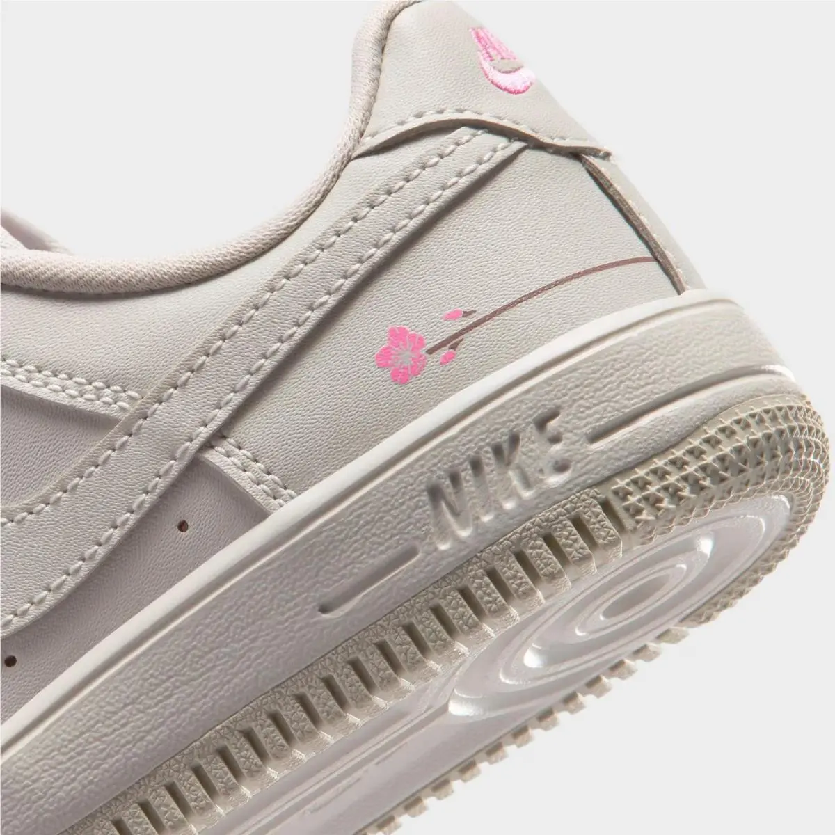 Nike shoes - IR3987 001 - Light Bone/Playful Pink/Fauna Brown/Light Bone 4