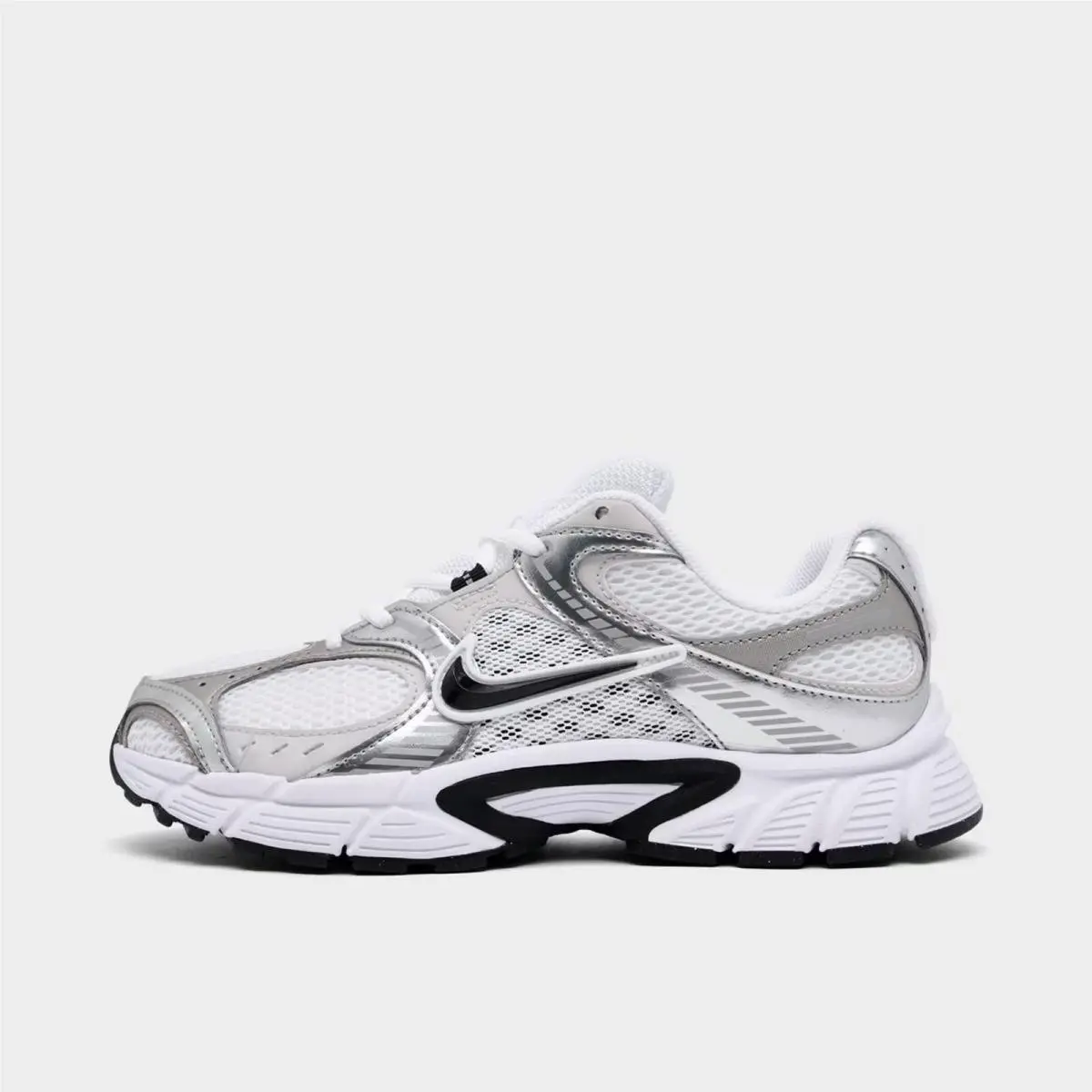 Womens Nike V5 Rnr Casual Shoes White/vast Grey/metallic Silver/black HQ7901 107