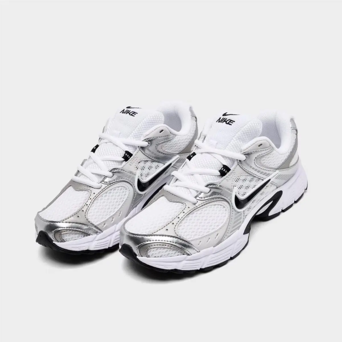 Nike shoes - HQ7901 107 - White/Vast Grey/Metallic Silver/Black 1