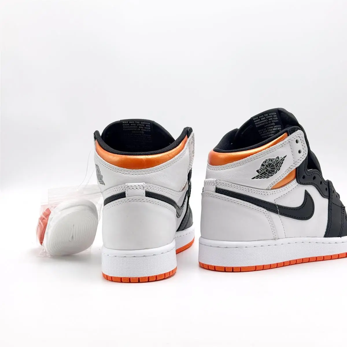 Nike shoes - Air Jordan 1 - Air - White 2