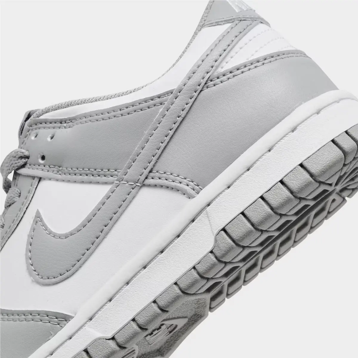 Nike shoes - IU7766 123 - White/White/Light Smoke Grey 4