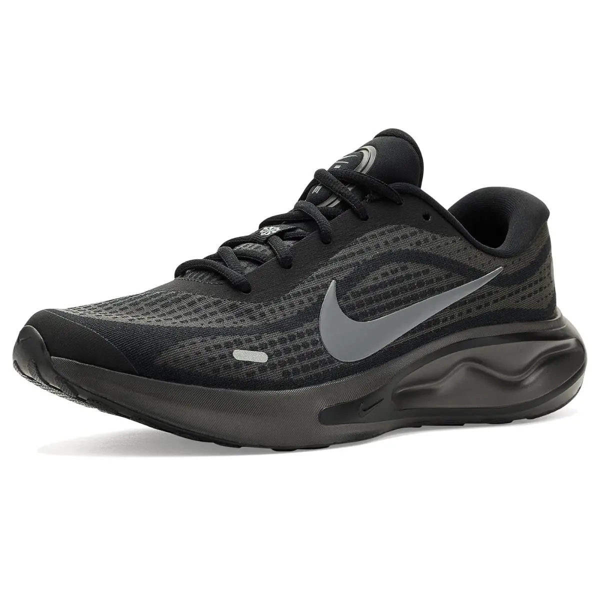 Man`s Sneakers Athletic Shoes Nike Journey Run