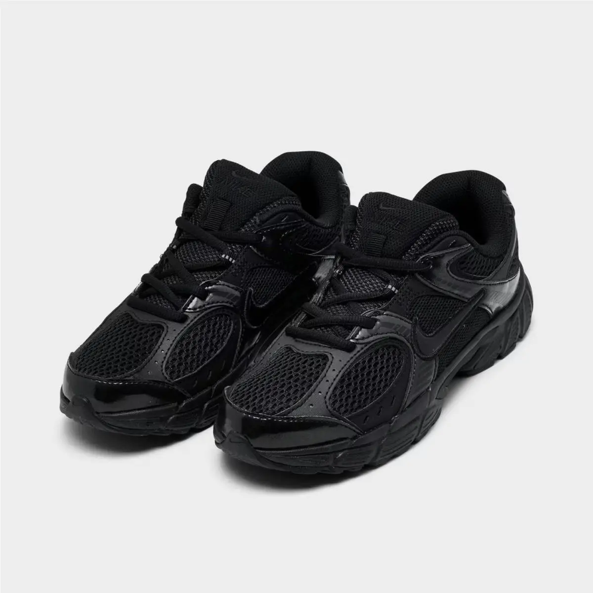 Nike shoes - HQ6411 002 - Black/Black/Anthracite 1