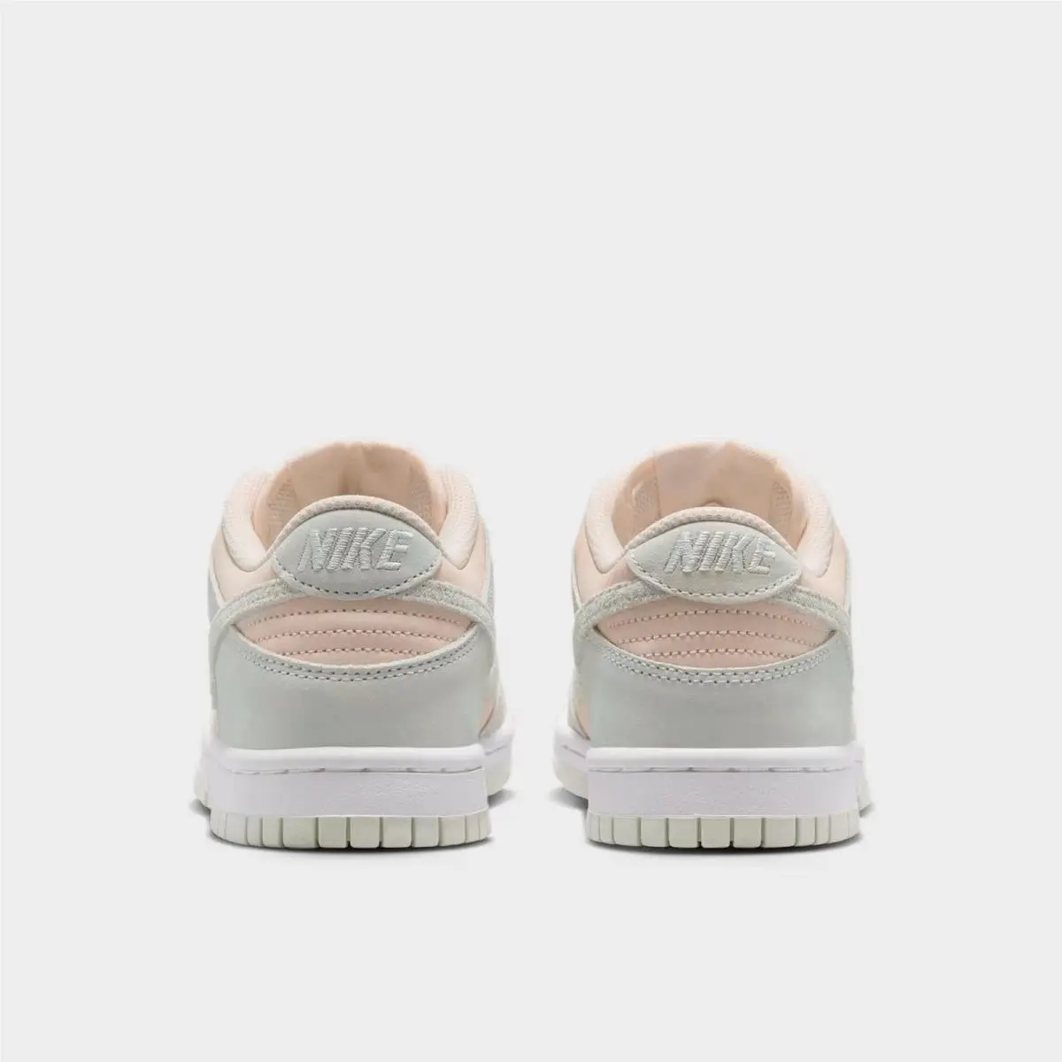 Nike shoes - IH4574 100 - Chalk/White/Barely Green 2