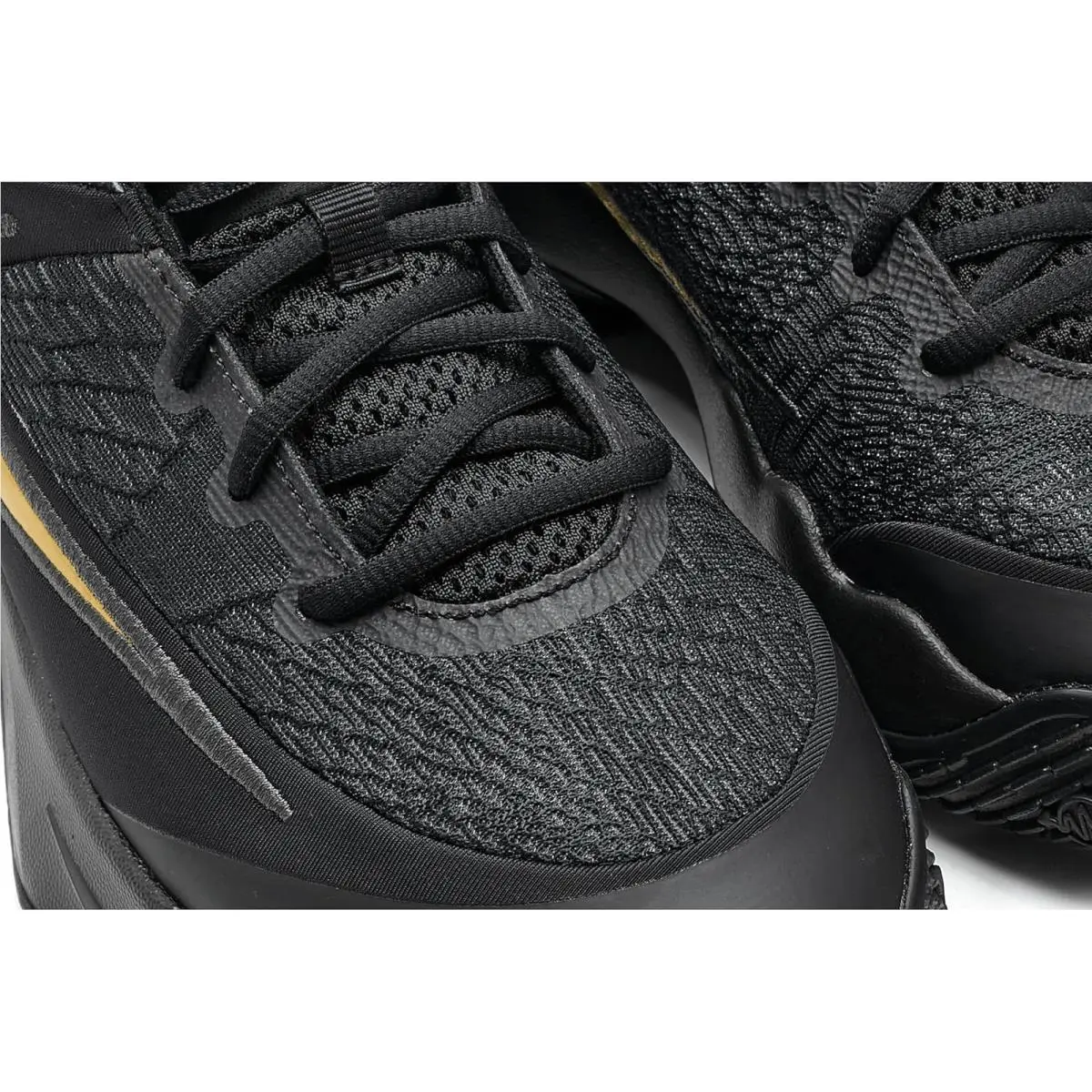 Nike shoes - Black/Metallic Gold 4