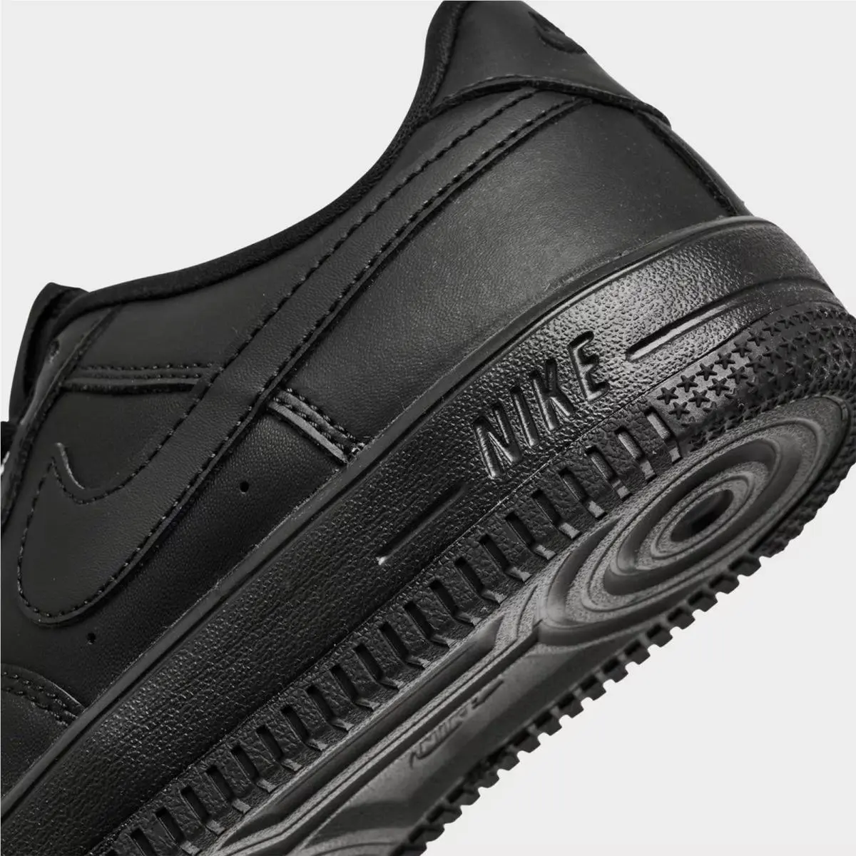 Nike shoes - IF1673 001 - Black/Black/Black 0