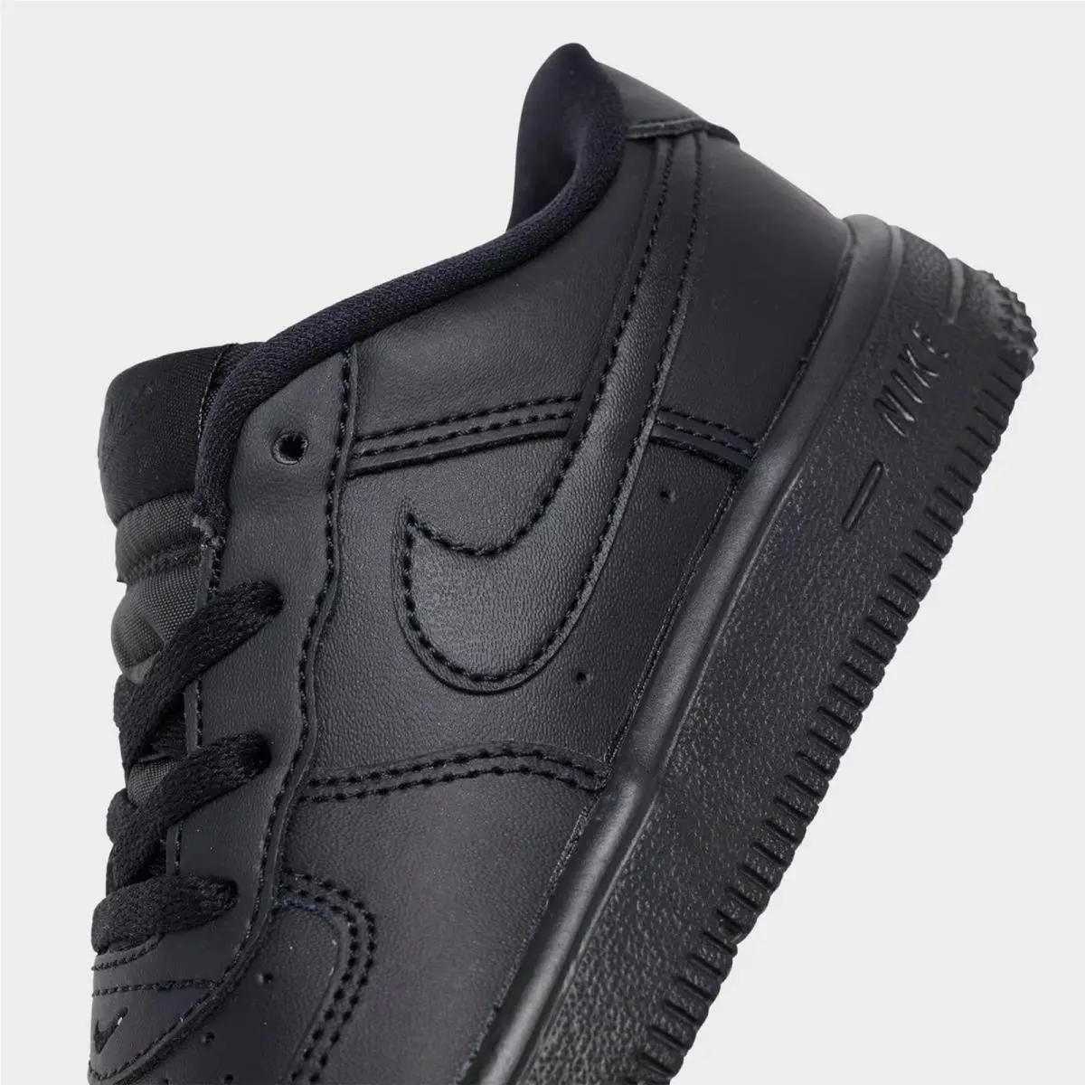Nike shoes - IF1674 001 - Black/Black/Black 0