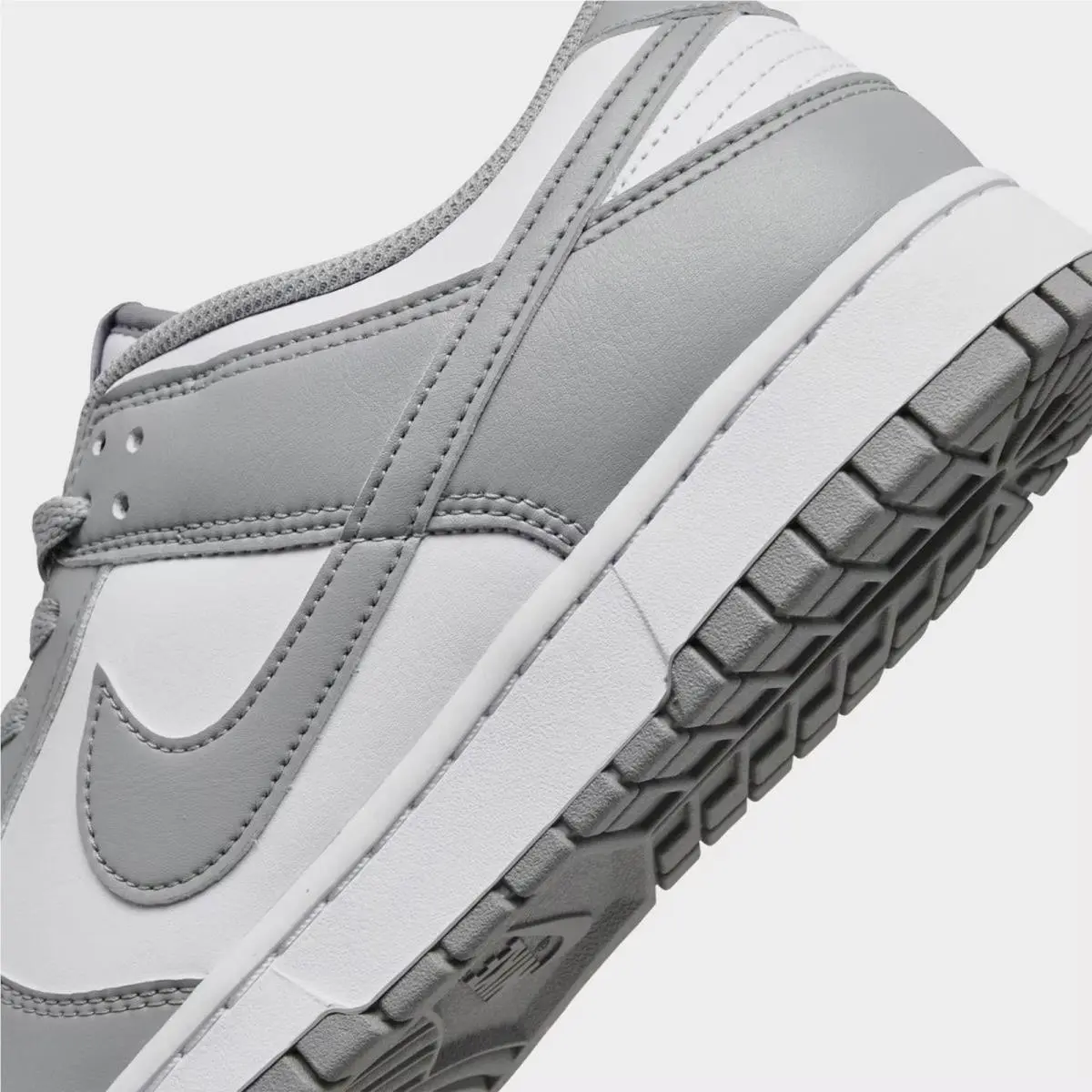 Nike shoes - HF5441 105 - White/White/Light Smoke Grey 4