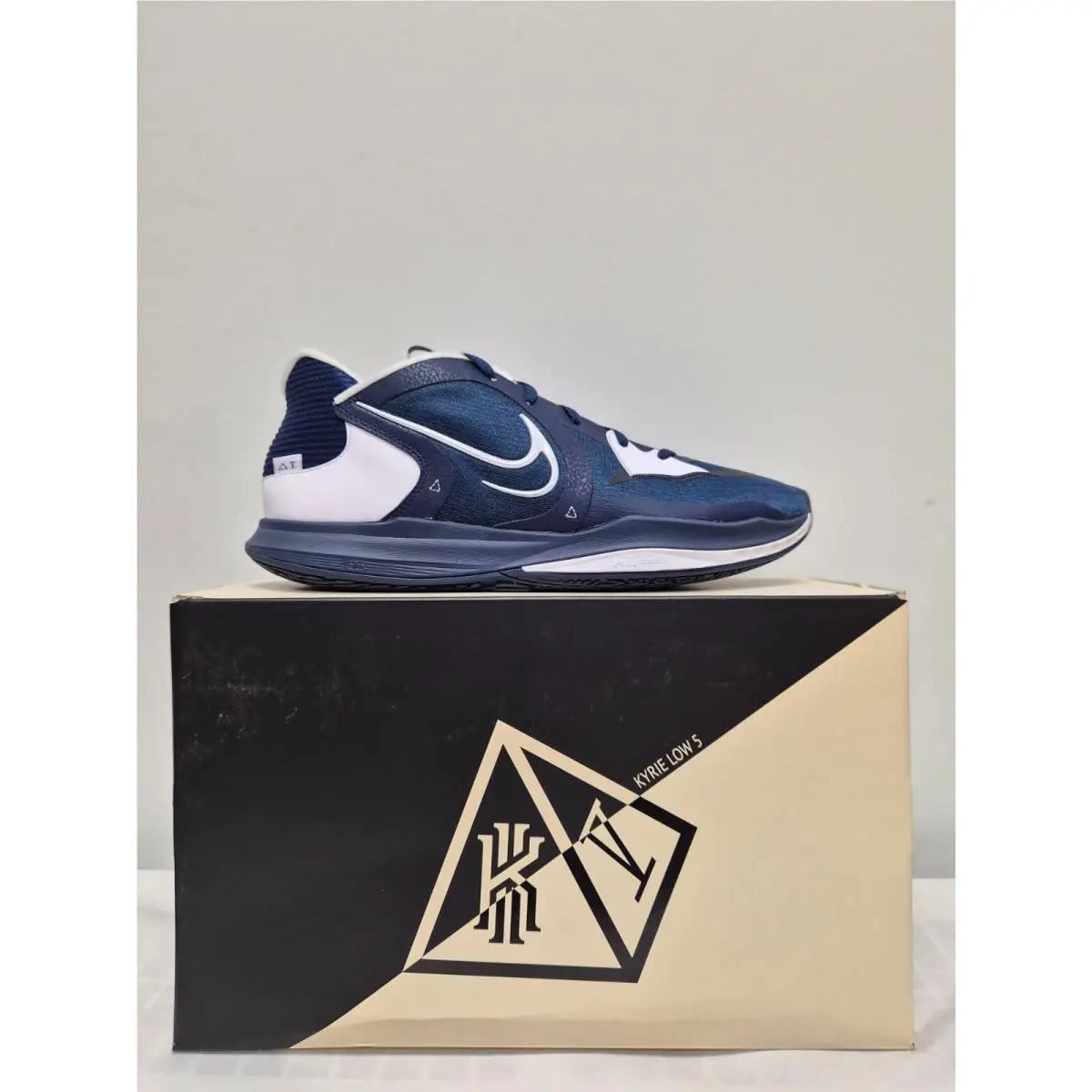Nike Kyrie Low 5 TB Promo Men`s Medium Width