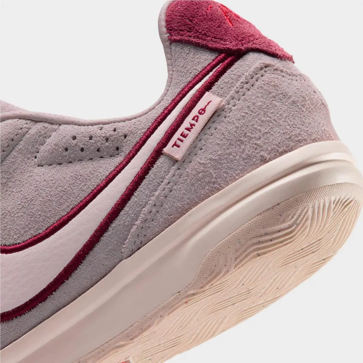 Nike shoes - IO9608 216 - Moon Particle/Team Red/Chalk 4