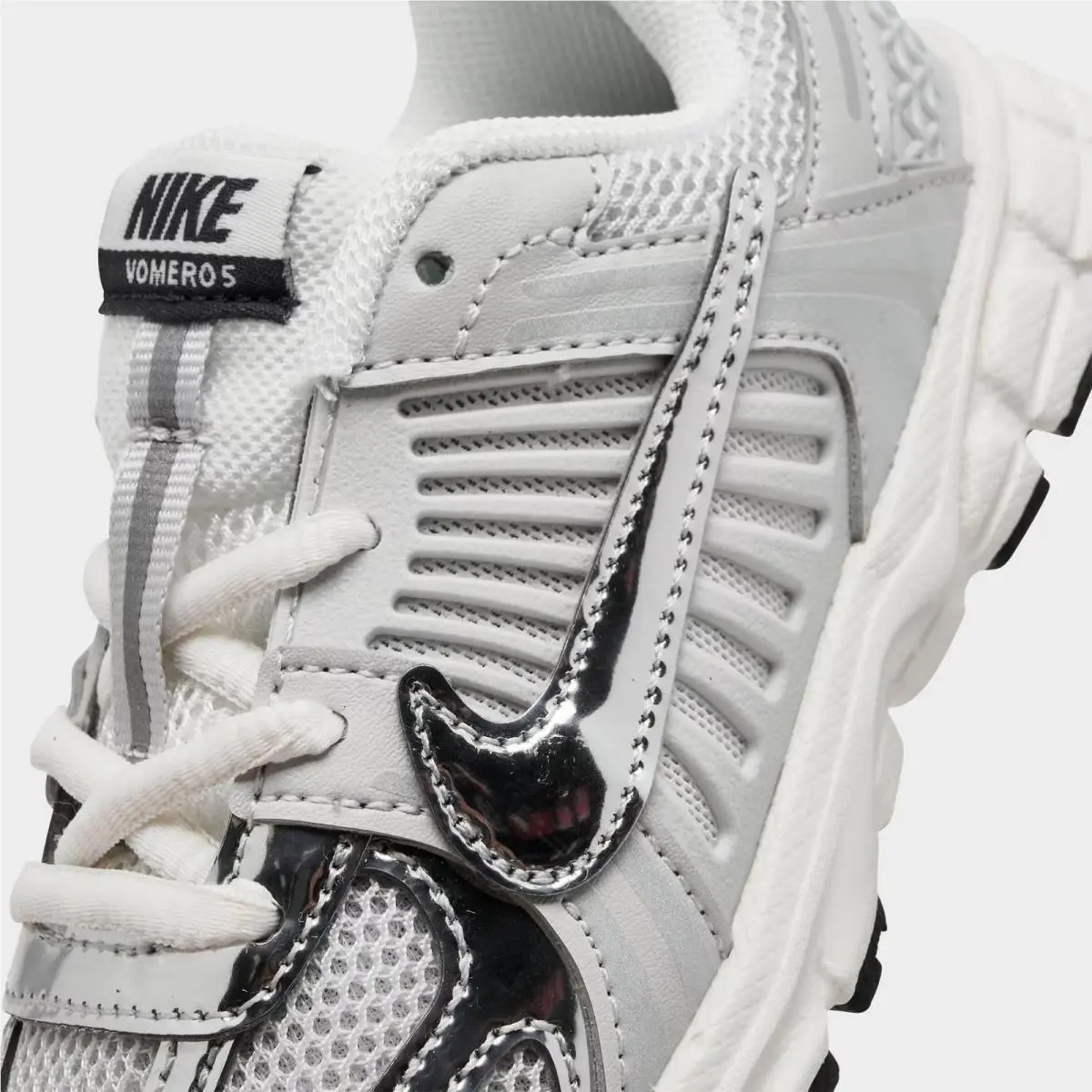 Nike shoes - IR4588 001 - Photon Dust/Gridiron/Chrome 0