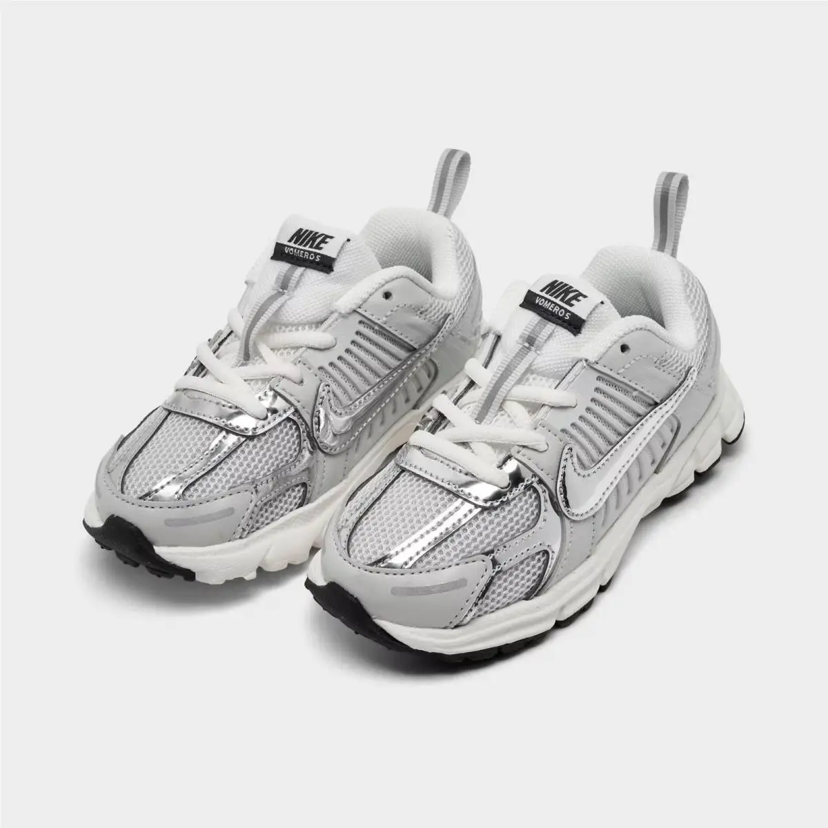 Nike shoes - IR4588 001 - Photon Dust/Gridiron/Chrome 1