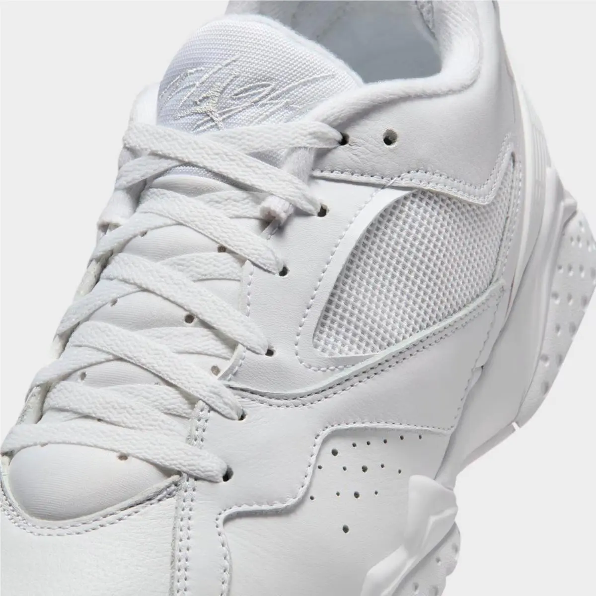 Nike shoes - HQ3950 104 - White/Pure Platinum 0