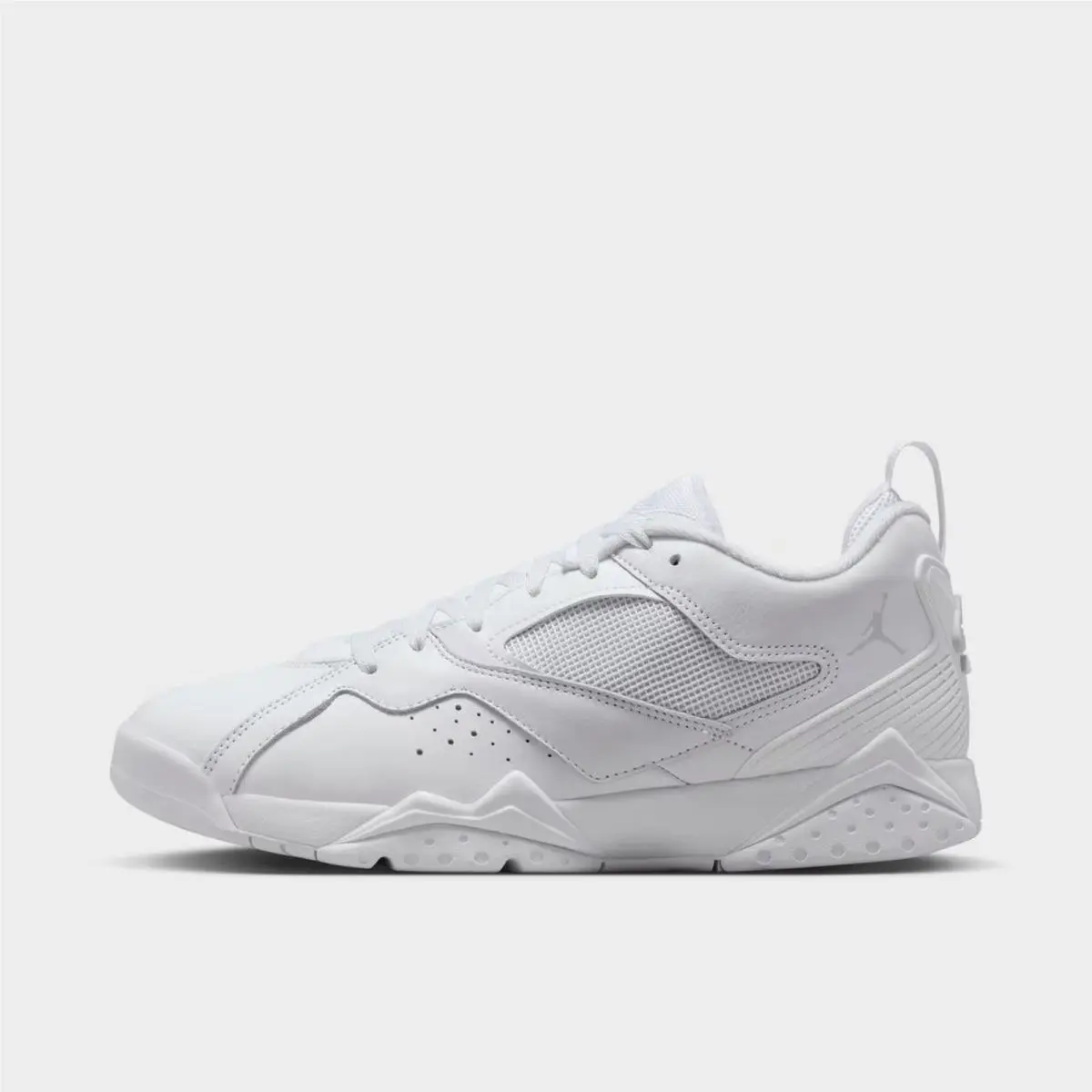 Nike shoes - HQ3950 104 - White/Pure Platinum 3