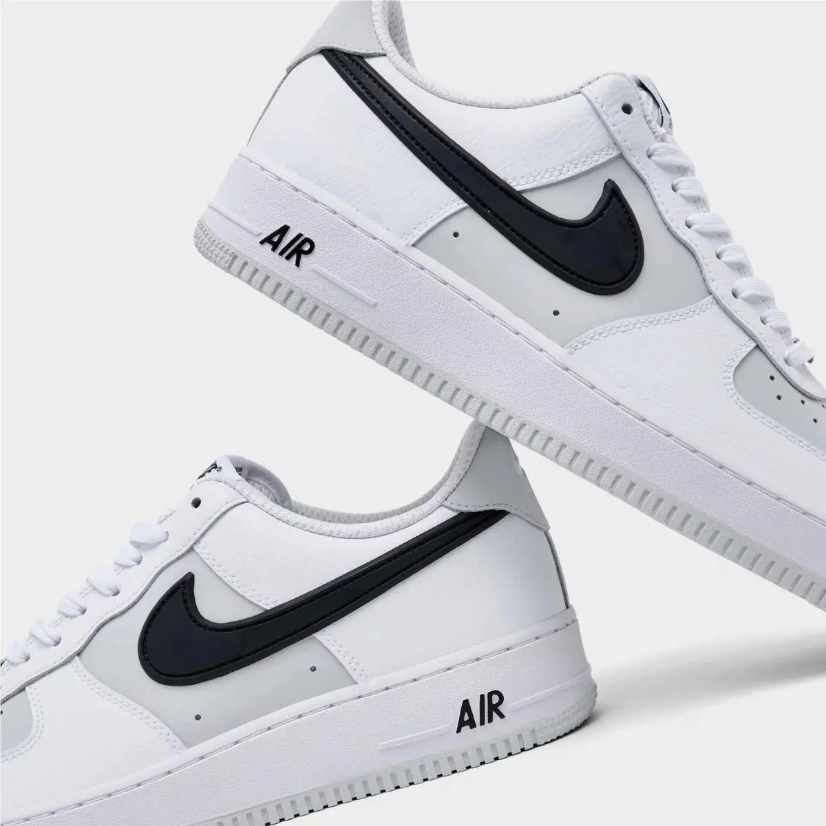Nike shoes - IR1475 100 - White/Black/Photon Dust 0