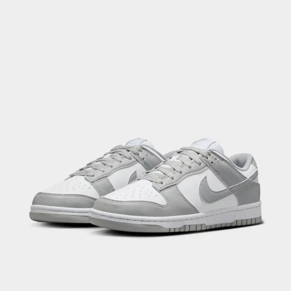 Nike shoes - DD1873 113 - White/Light Smoke Grey 1