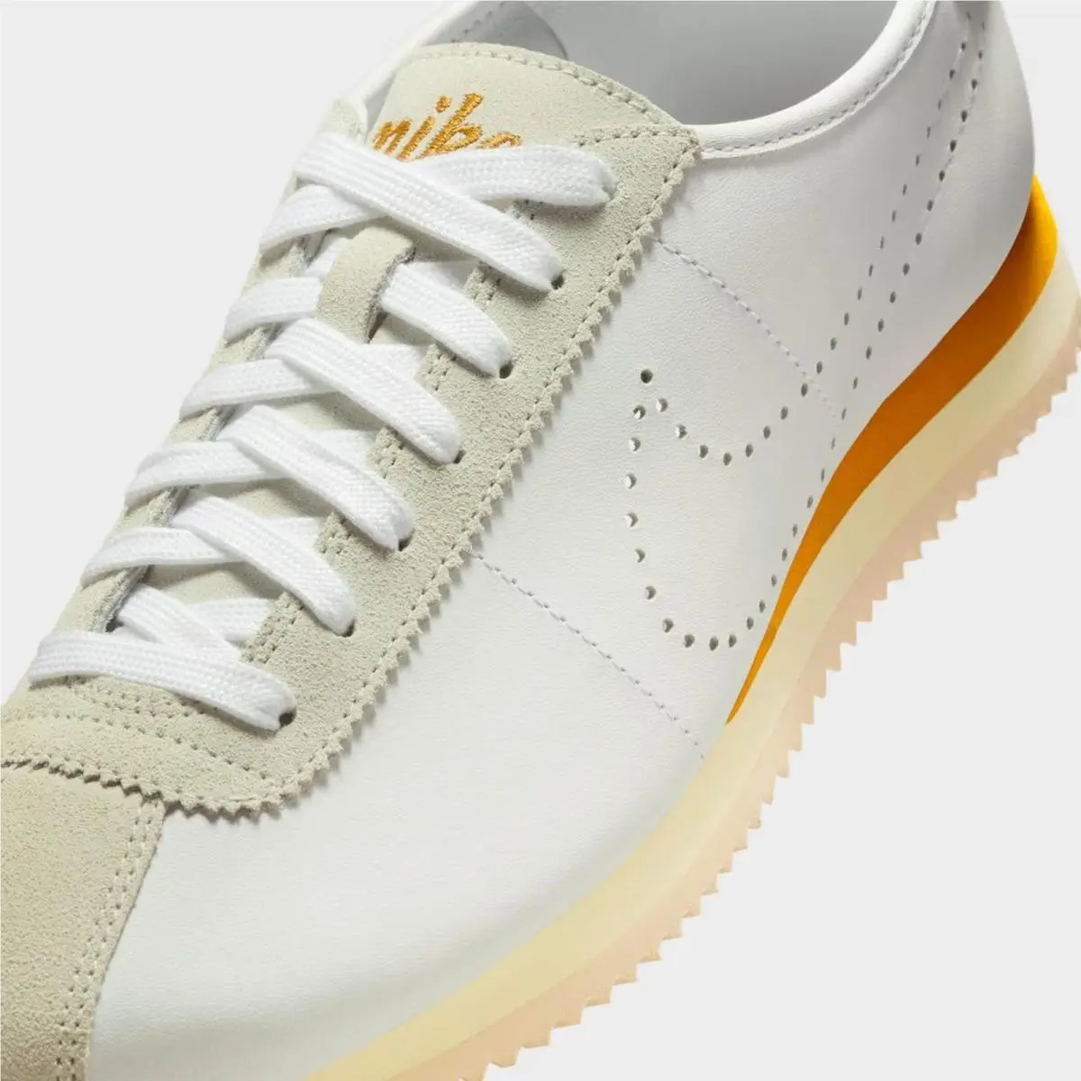 Nike shoes - HQ1841 100 - White/Bronze/Light Bone/Coconut Milk/Pearl White 0