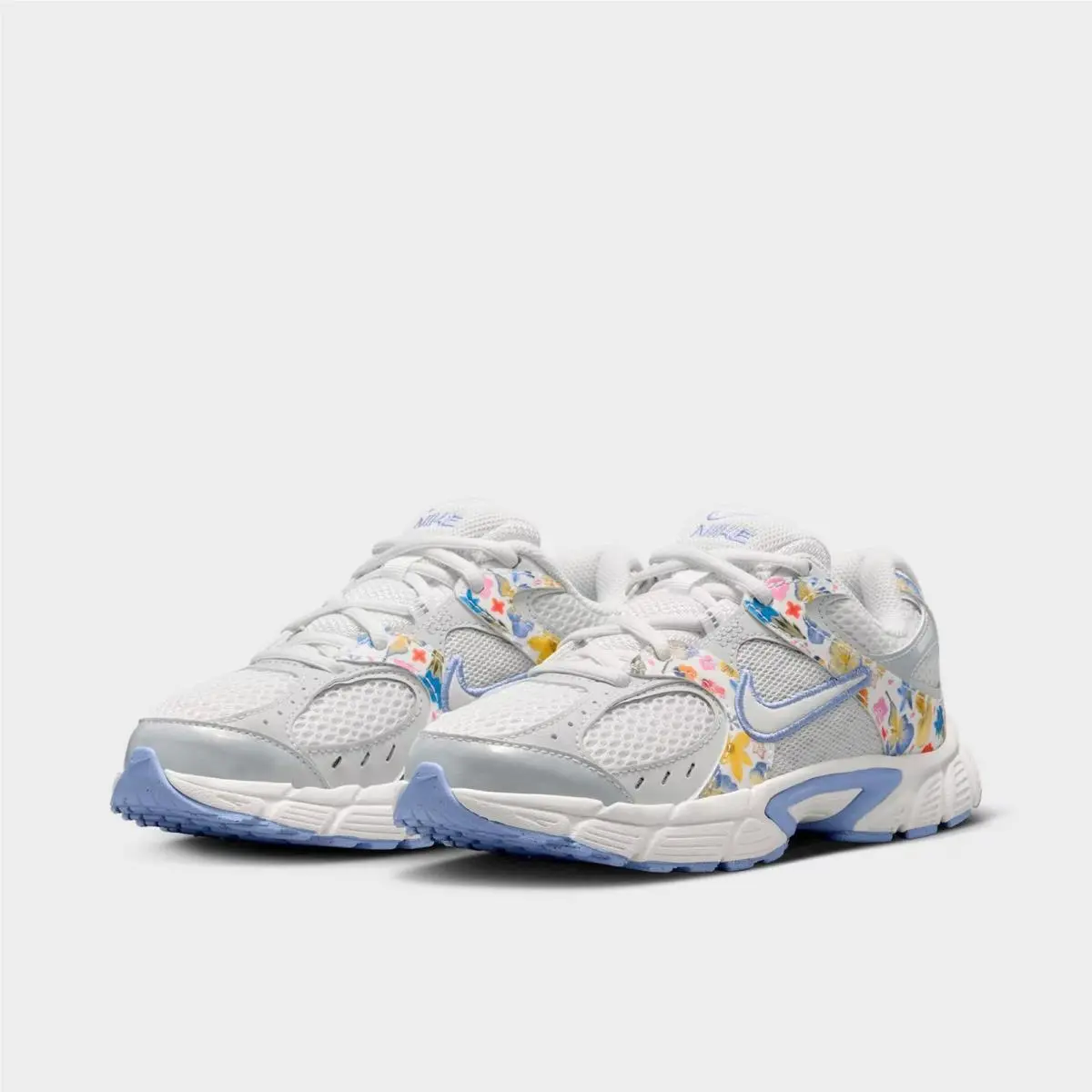 Nike shoes - IQ9036 100 - Summit White/Photon Dust/Light Thistle/Summit White 1