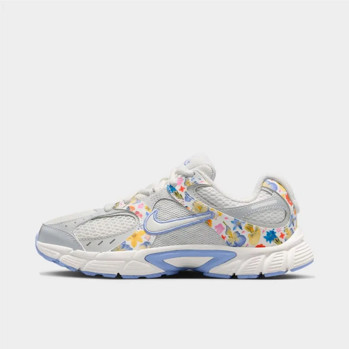 Nike shoes - IQ9036 100 - Summit White/Photon Dust/Light Thistle/Summit White 3