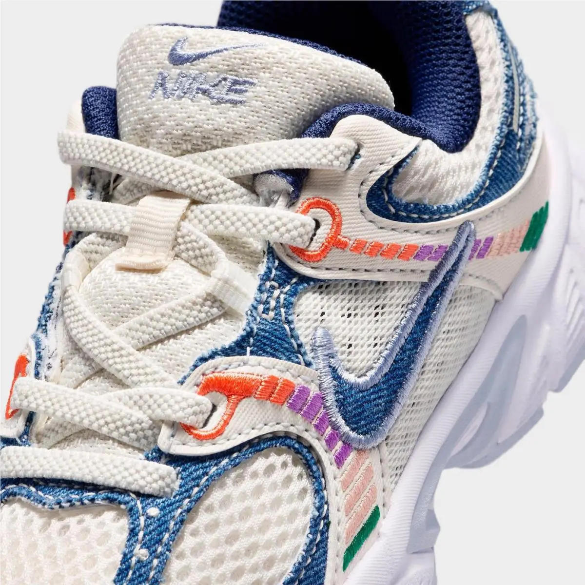 Nike shoes - IR2105 001 - Soft Pearl/Blue Denim/Malachite/Midnight Navy 4