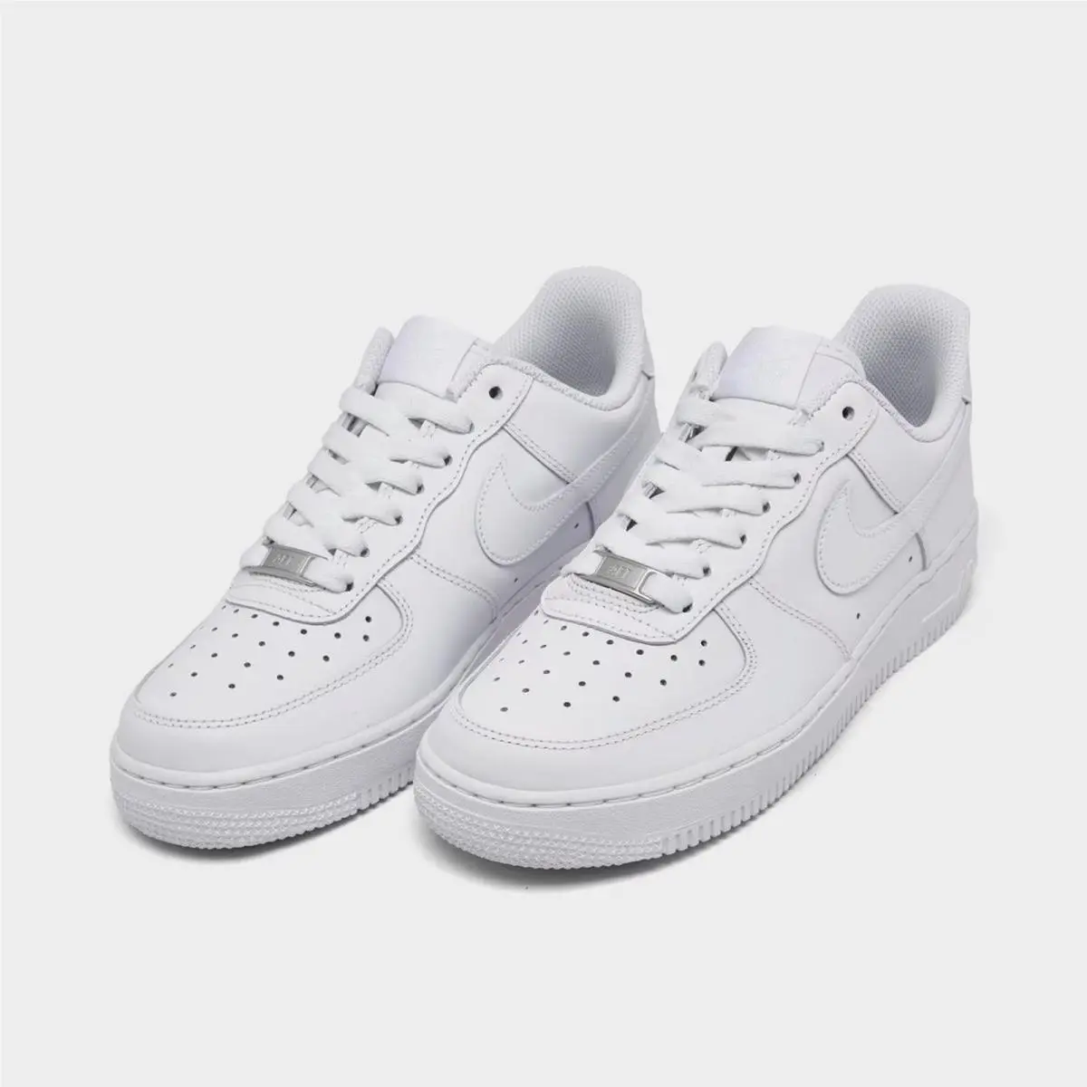 Nike shoes - DD8959 100 - White/White/White 1