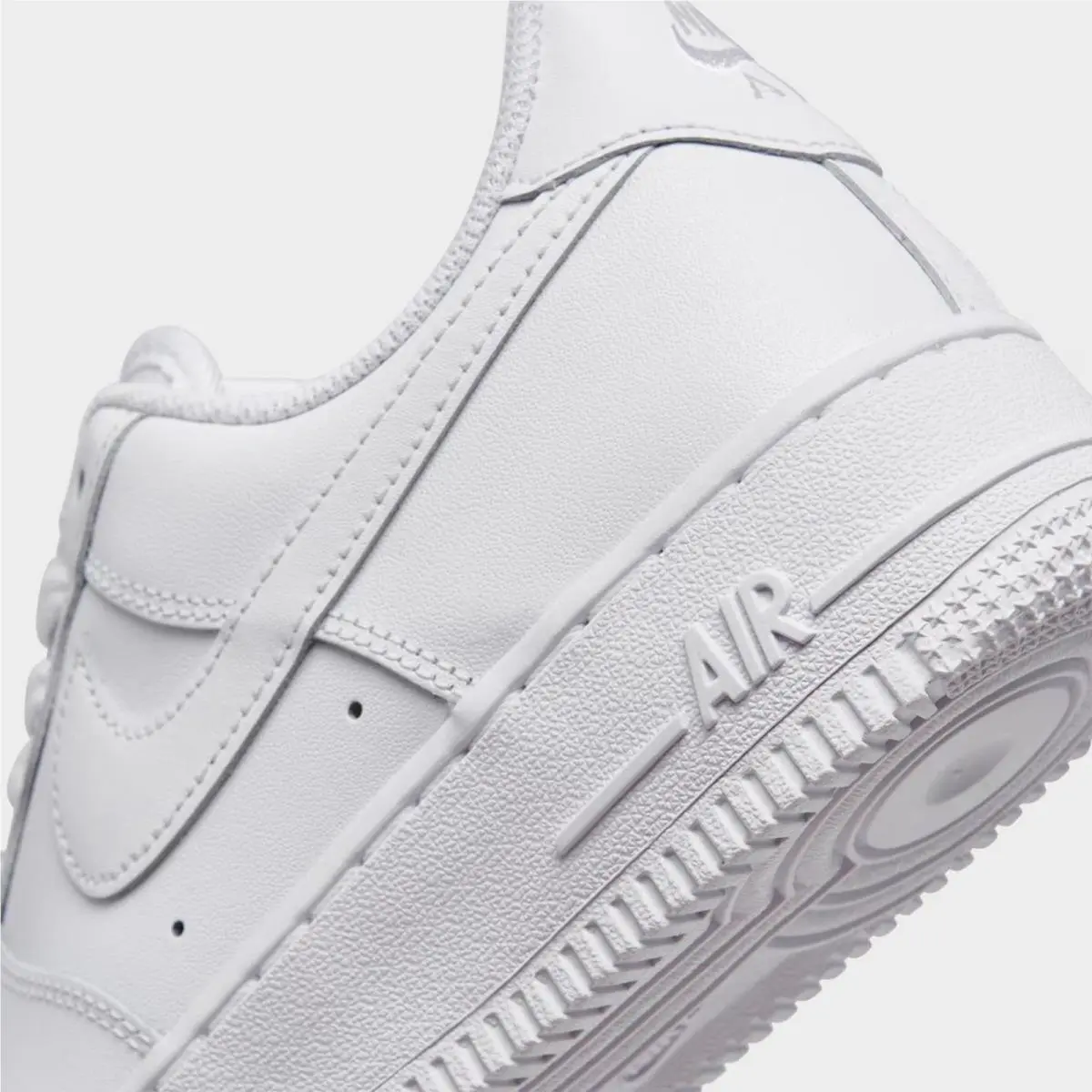 Nike shoes - DD8959 100 - White/White/White 4