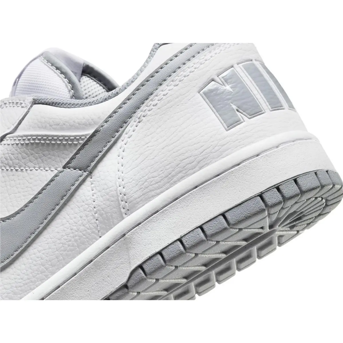 Nike shoes - White/Grey 16