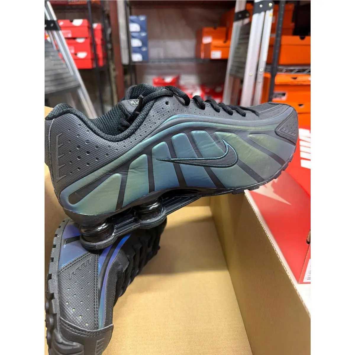 Nike Shox R4 SE Black Seaweed IM6596-001