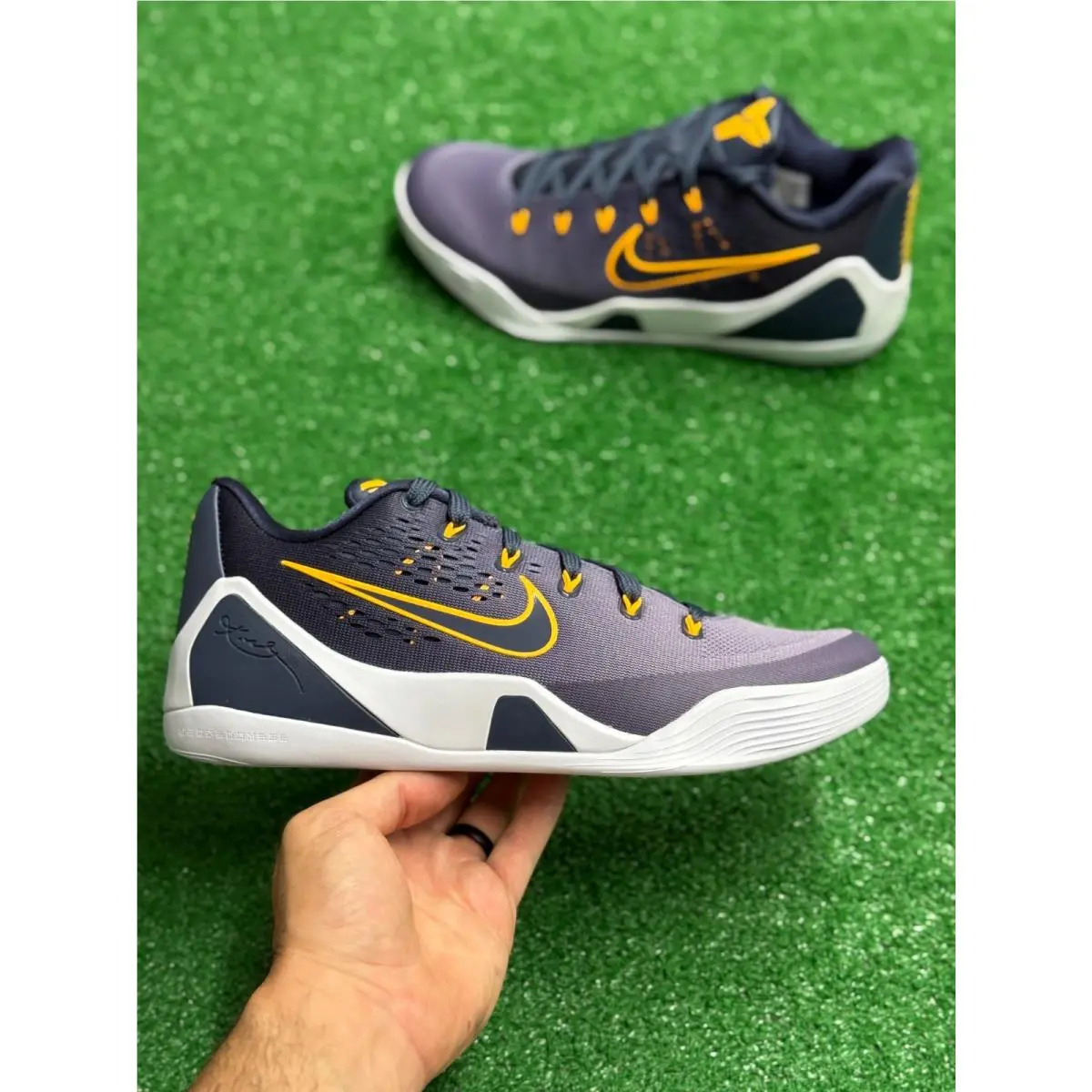 Nike Kobe 9 EM Low Protro Fade Mens IH1401-401 Sz 10